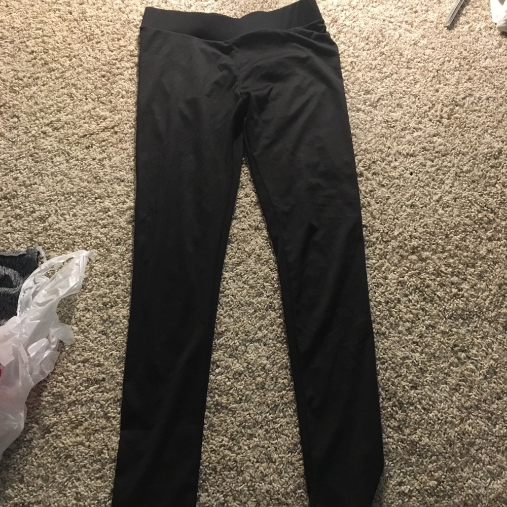 Black butt lifting leggings